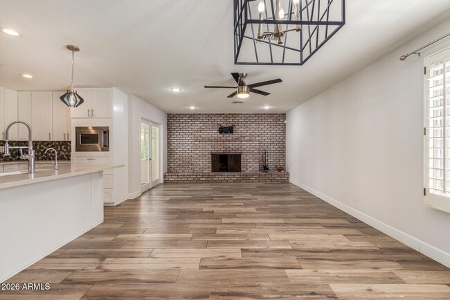 Building Photo - 1829 W Orchid Ln