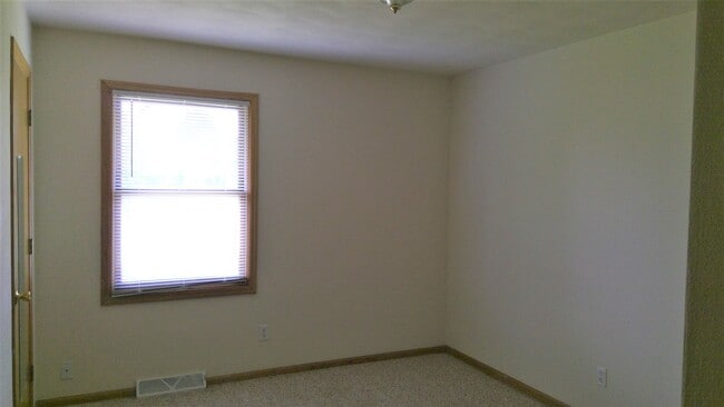 Building Photo - 298