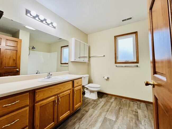 Building Photo - Ruby Circle Court - Building H *