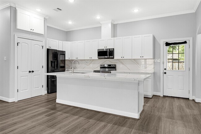 Building Photo - 15914 Tug Ct