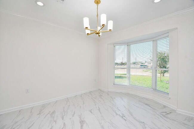 Building Photo - 10402 Kirkhall Dr