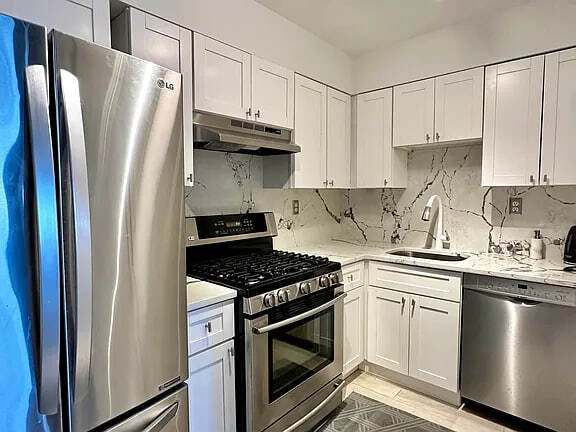 Building Photo - 10 Bay Street Landing