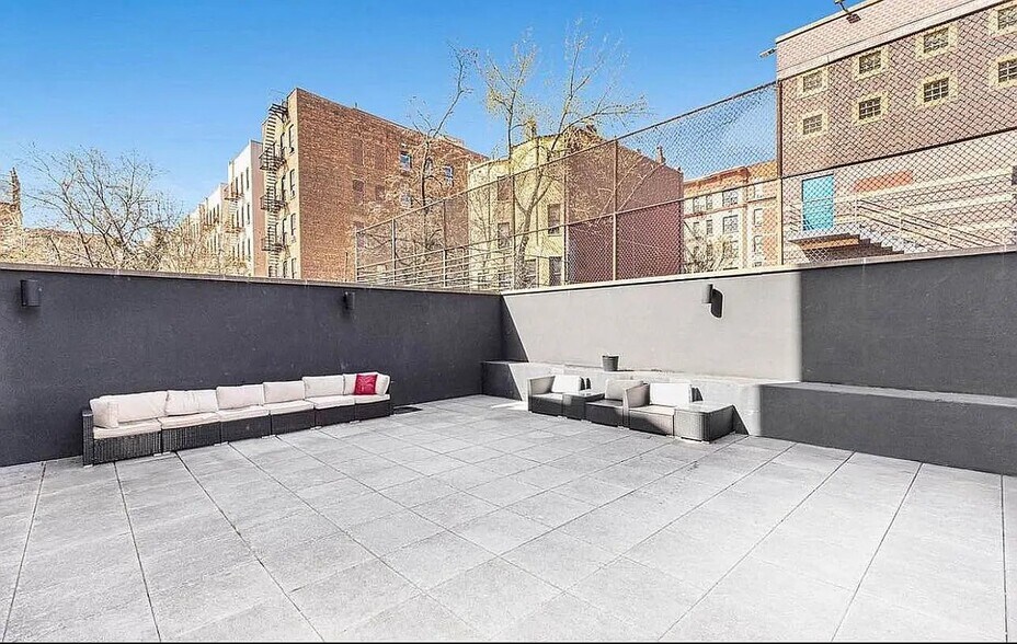 Building Photo - 531 W 159th St