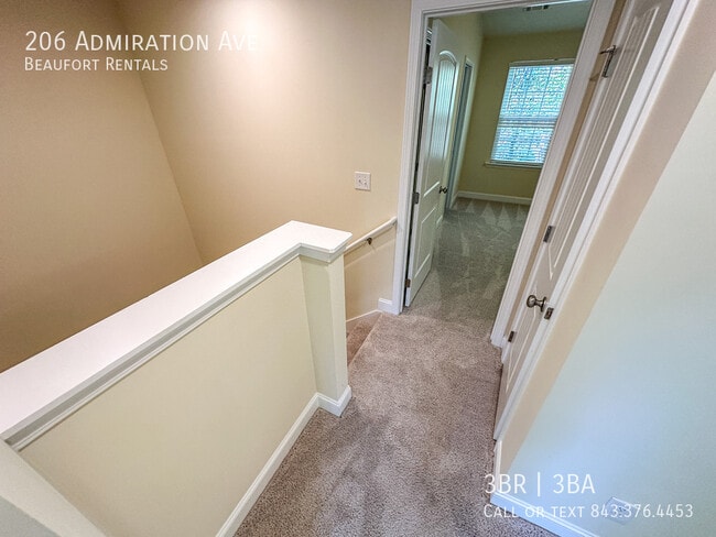 Building Photo - 206 Admiration Ave