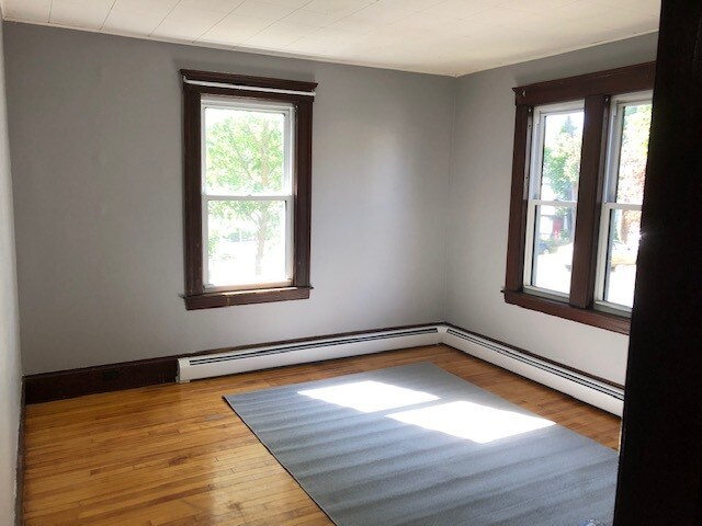 TV room - 53 Pilgrim Ave