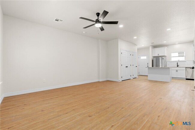 Building Photo - 209 S 18th St