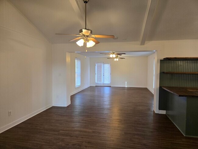 Building Photo - 3327 Cockatoo Rd