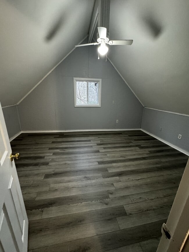 Building Photo - 149 Hemlock Ln