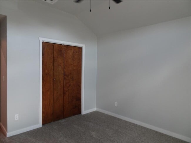 Building Photo - 8412 Pinewood Dr