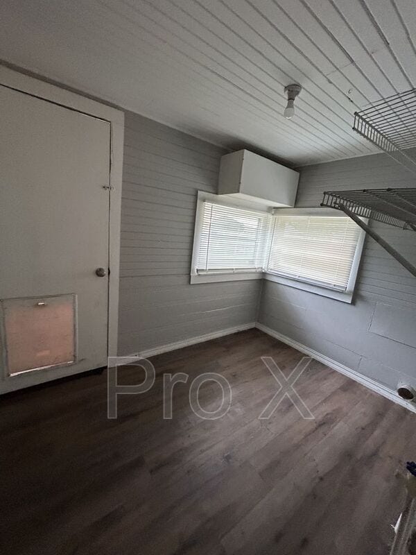 Building Photo - 406 S Joplin St