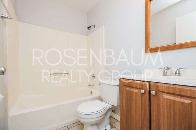 Building Photo - 1050 W University Dr