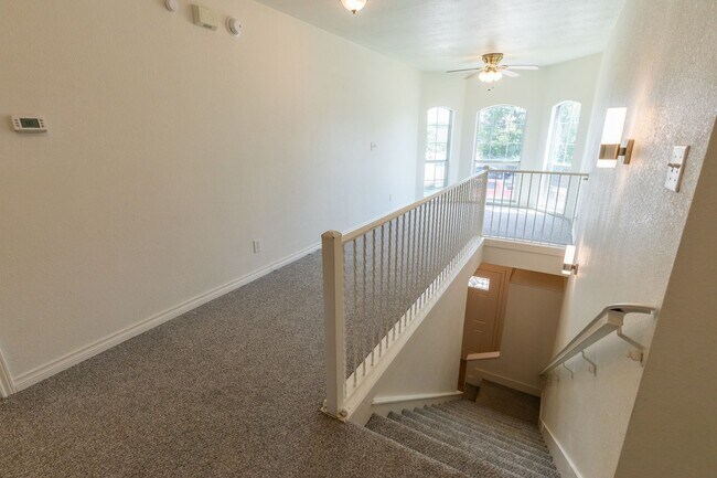 Building Photo - 3310 Silver Oaks Dr