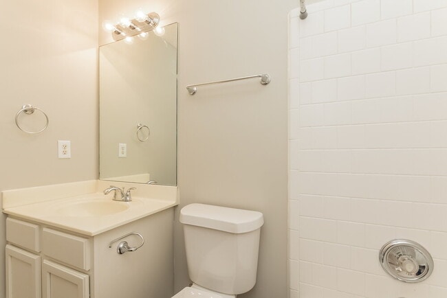 Building Photo - 1631 Heyford Cir