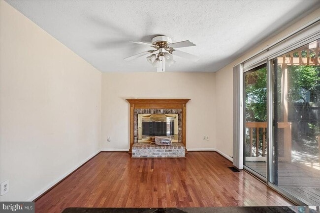Building Photo - 9404 Mirror Pond Dr