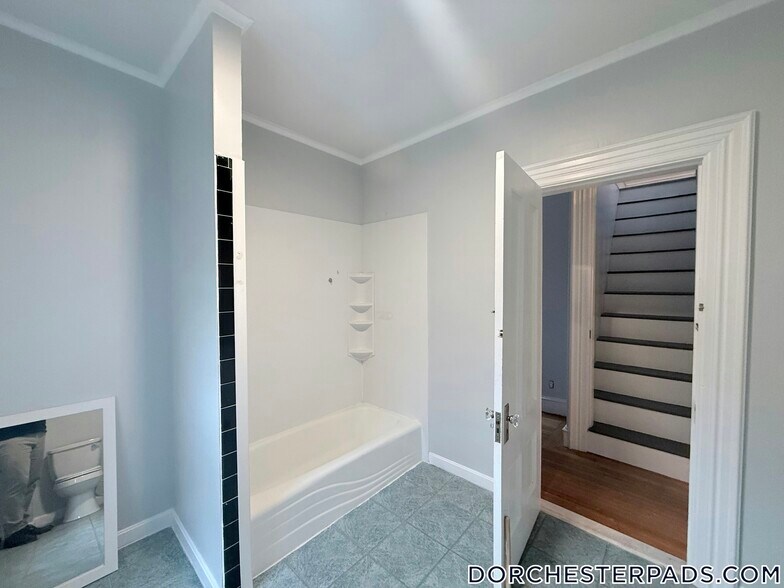 Building Photo - 25 Monadnock St