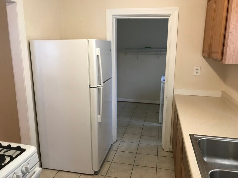 Kitchen to Laundry - 276 4th Ave