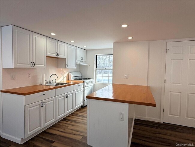 Building Photo - 19 Quartz Ln
