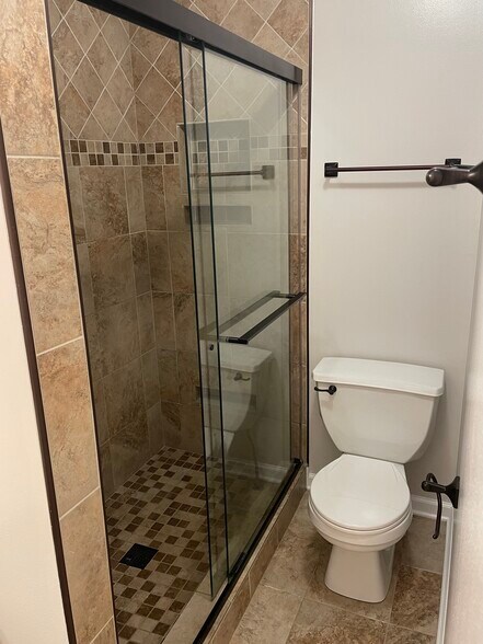 Building Photo - 2203 Ladd Dr