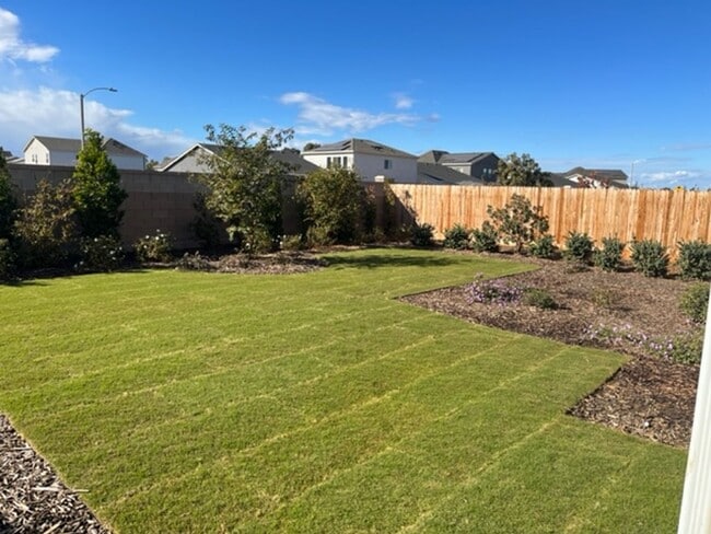 Building Photo - Lennar Ironsides 3 Bed 2 Bath AVAILABLE FOR RENT NOW!