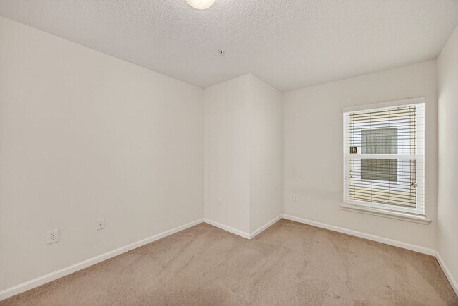 Building Photo - 13792 Herons Landing Way