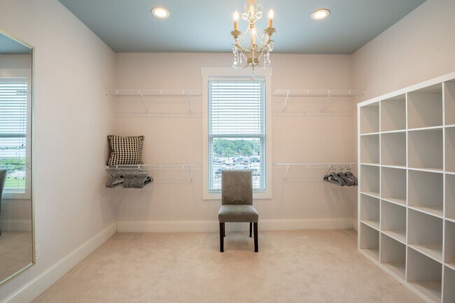 Building Photo - FURNISHED MONTHLY BEACH HOME  WITH UNOBSTR...