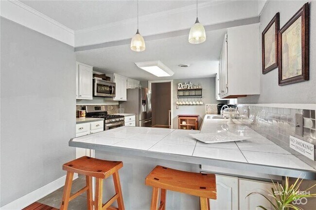 Building Photo - 405 SW 10th St