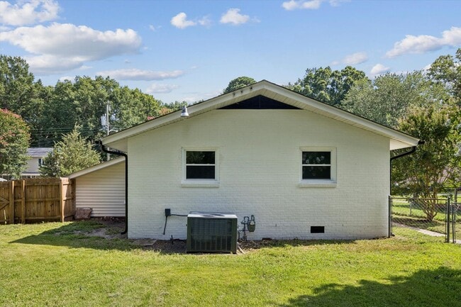 Building Photo - 13A Colberts Ln