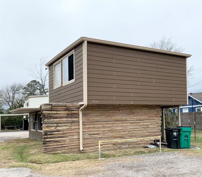 Primary Photo - 7515 Bayway Dr