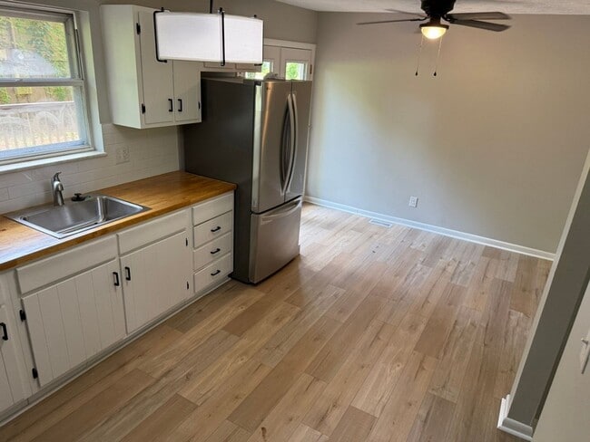 Building Photo - Renovated Rocky Hill Home