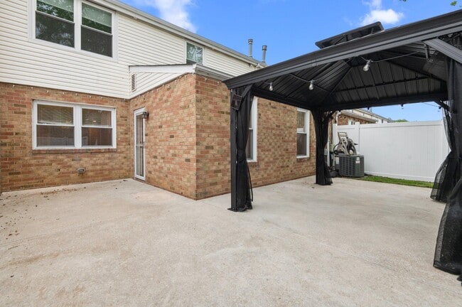 Building Photo - 6420 Thomas Paine Ct