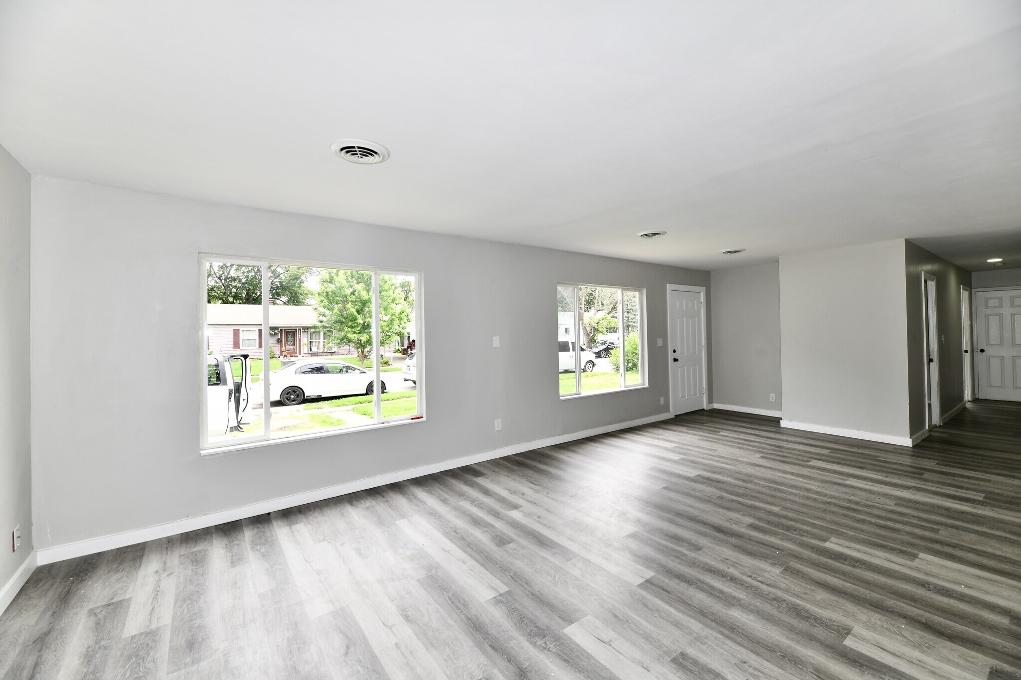 Building Photo - 3550 Eisenhower Dr