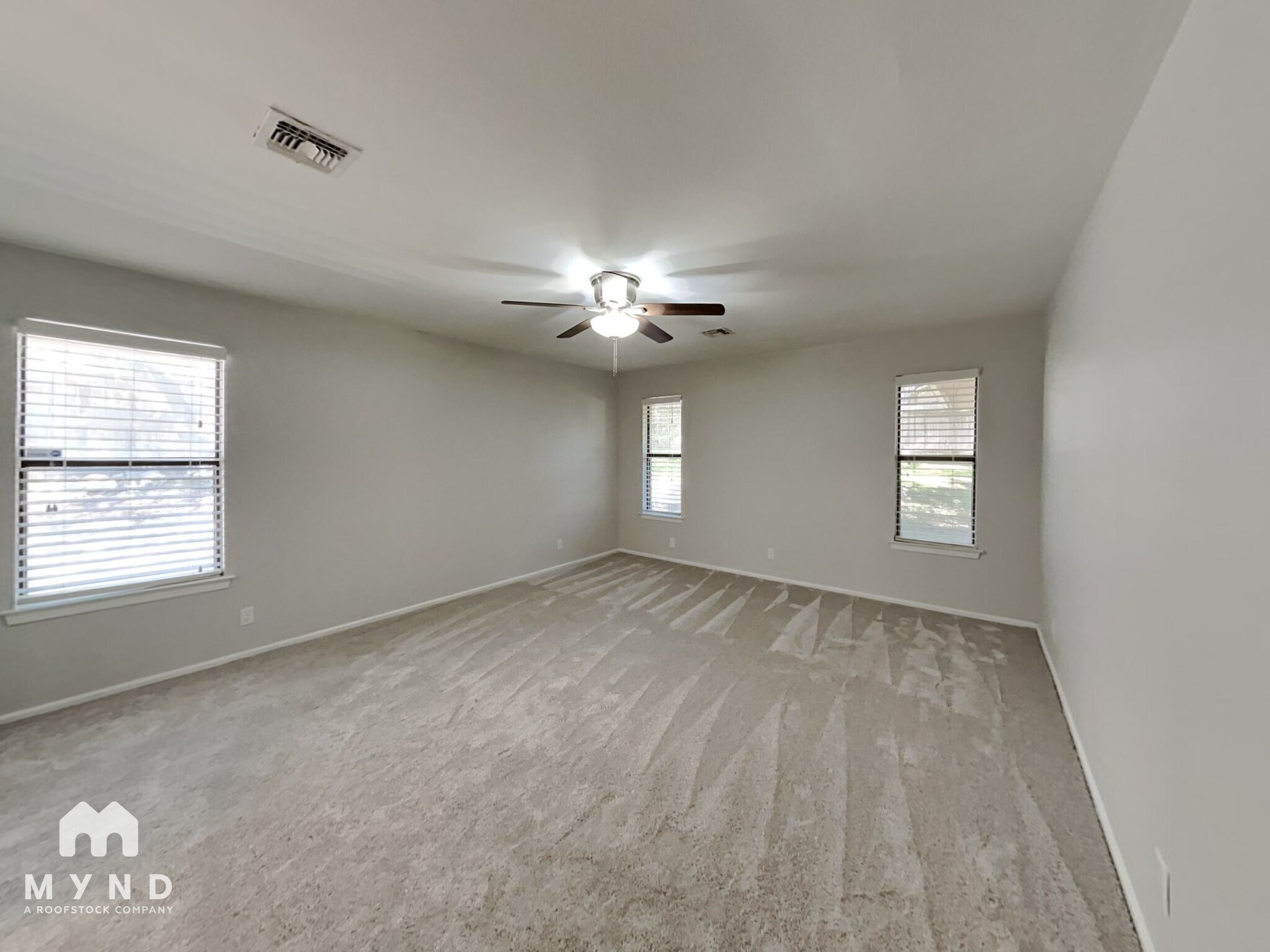 Building Photo - 15710 Fern Ridge St