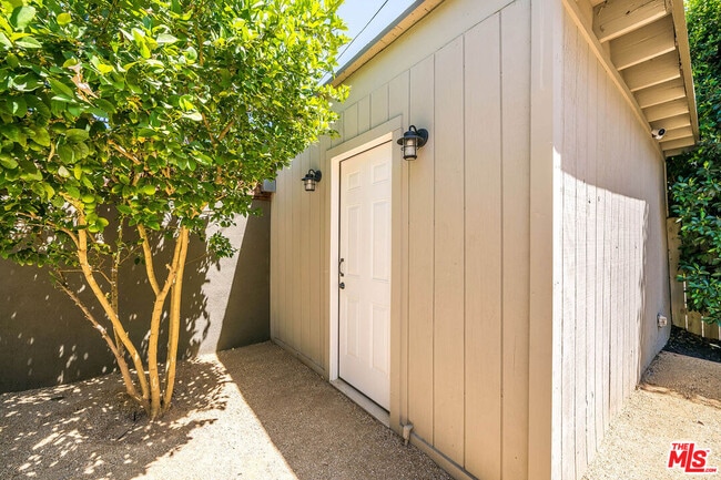 Building Photo - 17150 Cantlay St