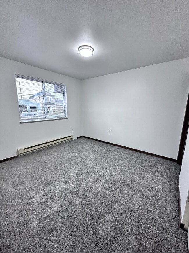 Building Photo - Charming 1 bedroom, 1 bathroom apartment i...