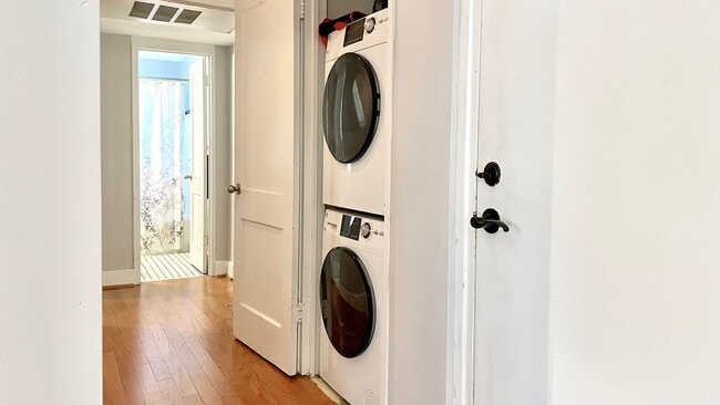 Building Photo - 227 N Dotger Ave