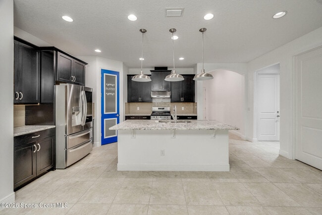 Building Photo - 7782 Paragrass Ave