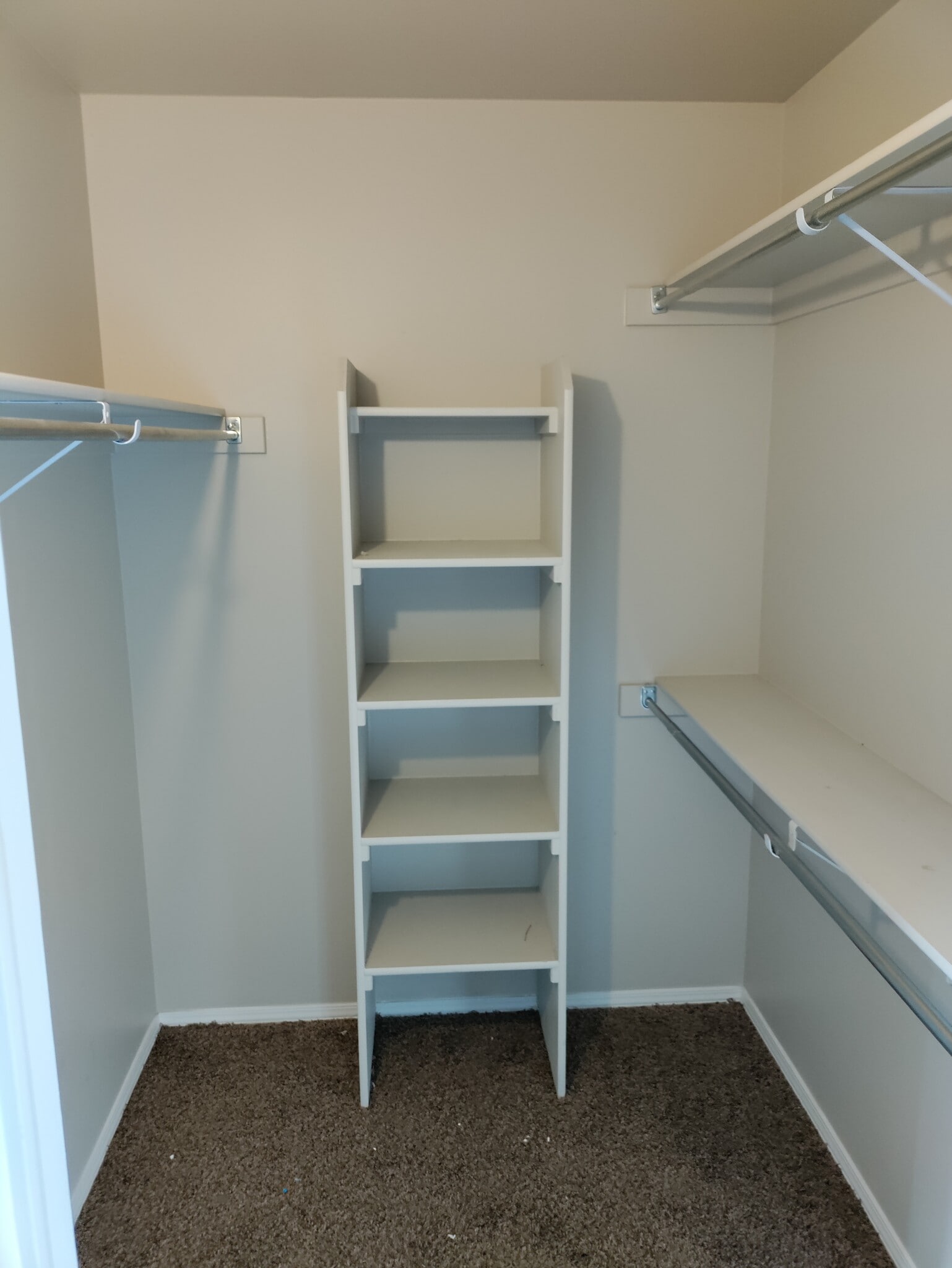 WALK IN CLOSET - 1258 Reed St