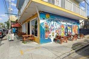 Building Photo - 3405 Coliseum St