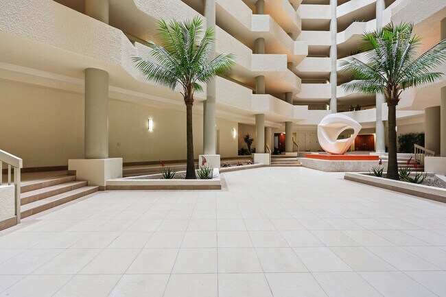 Building Photo - 4551 Gulf Shore Blvd N