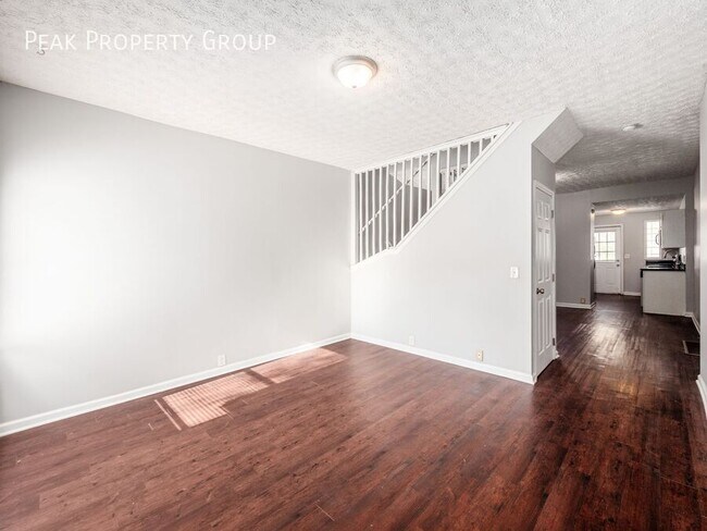 Building Photo - 418 E Mithoff St