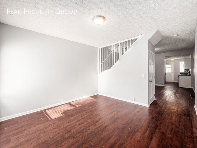 Building Photo - 419 E Mithoff St