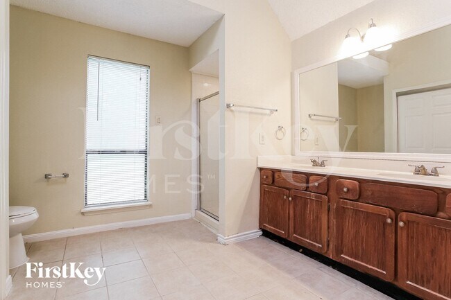 Building Photo - 1055 Margate Dr