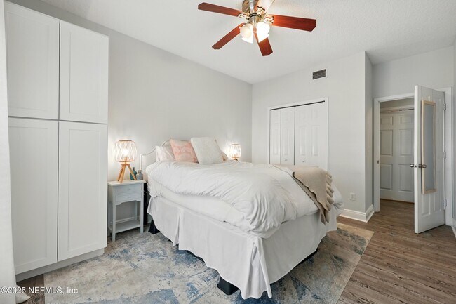 Building Photo - 43 Jardin De Mer Pl