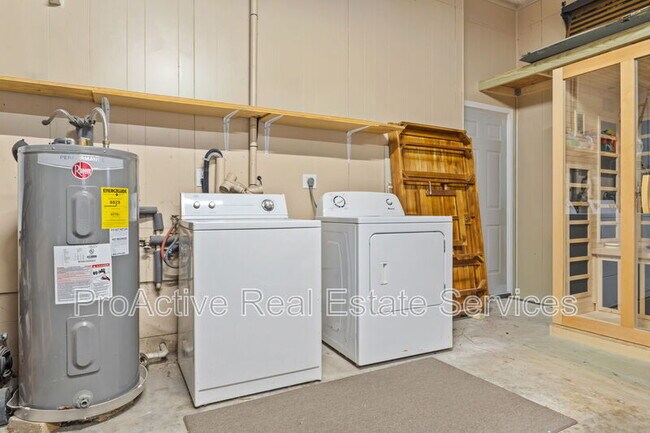 Building Photo - 2800 Keller Ave