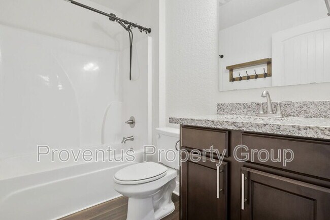 Building Photo - 2419 Privet Berry Dr