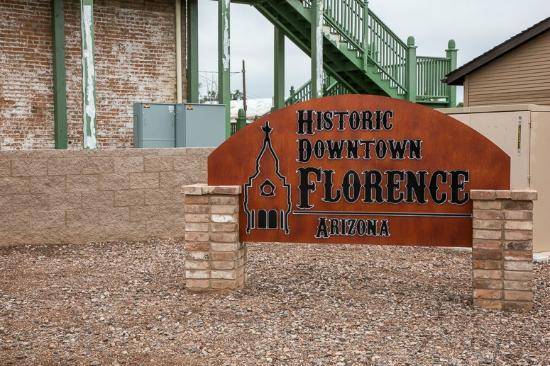 Building Photo - 564 W 12th St