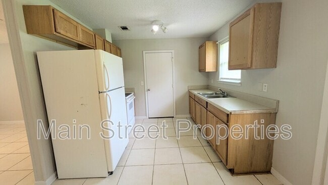 Building Photo - 1022 Woodbury Pl