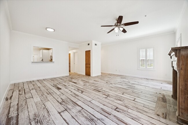 Building Photo - 854 Augusta Dr