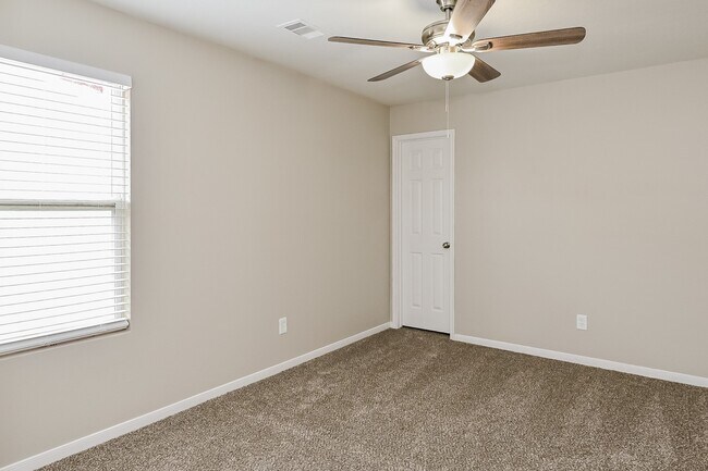 Building Photo - 1843 Macondray Dr