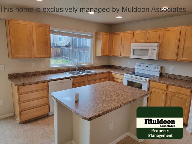 Building Photo - ? Bright & Spacious 3-Bedroom Home w/ 3-Car Garage